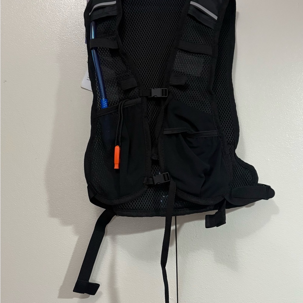 Crane Hydration Backpack - Picture 4 of 9